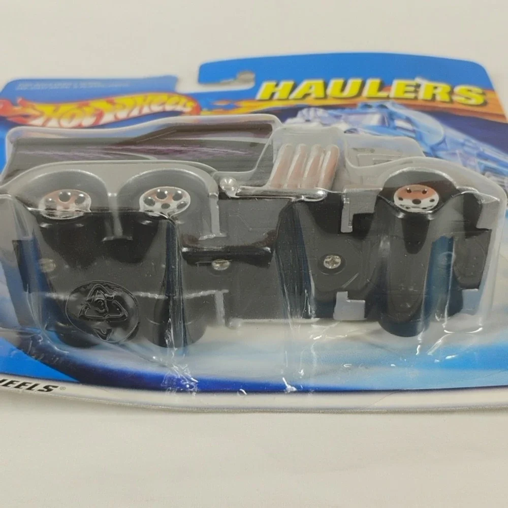 Hot Wheels Haulers Over The Road Power Truck‎ Silver/Gray Black/Purple Semi